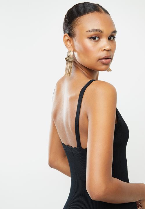 Missguided - Scallop hem knitted mini dress - black