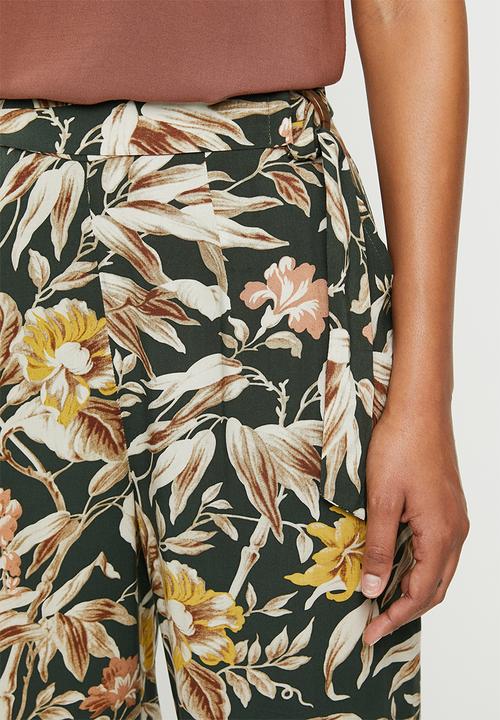 edit - D-ring relaxed fit trouser - green