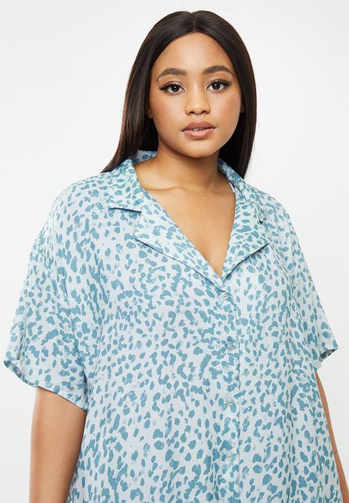 Superbalist - Plus short sleeve sleep shirt - grey & blue