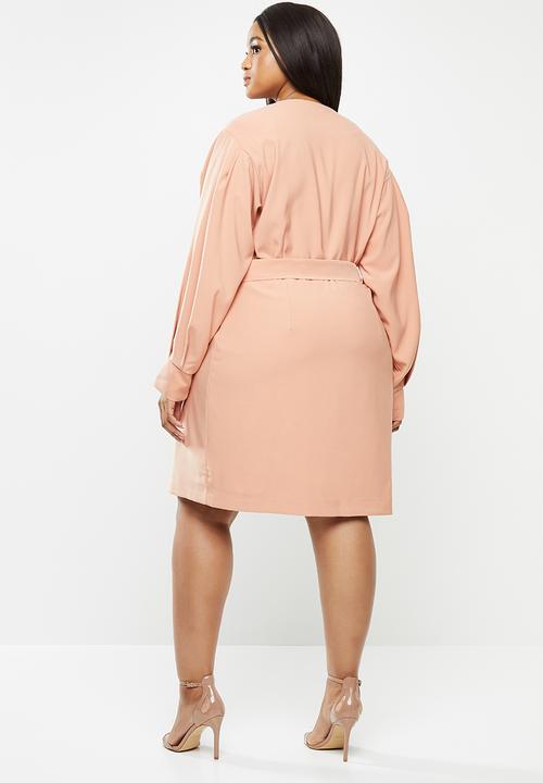 Glamorous - Plus long sleeve belted dress - pink