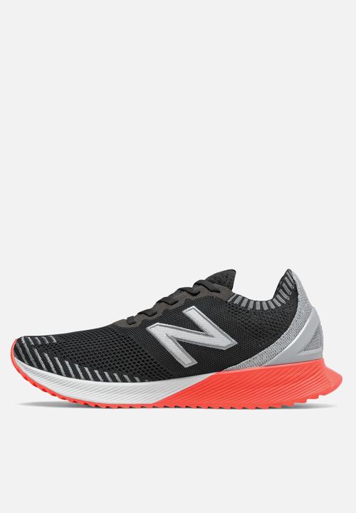 New Balance  - Fuelcell echo - black/flame