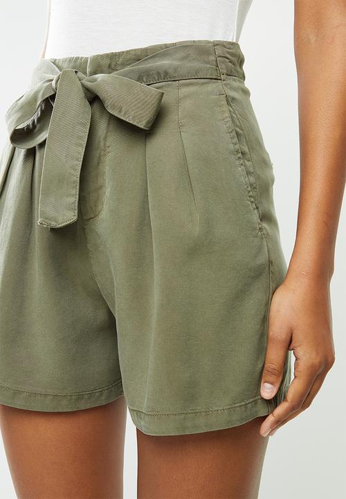 Vero Moda - Mia hr loose summer shorts - green
