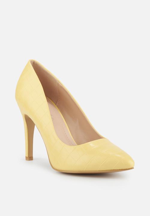 Miss Black - Freckle court - yellow