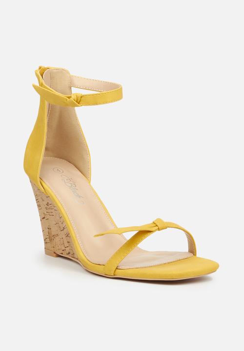 Miss Black - Cosma wedge - yellow