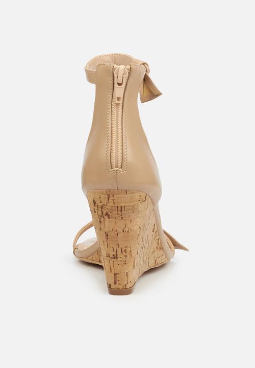 Miss Black - Cosma wedge - neutral