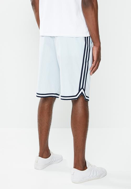 adidas Originals - Seersucker shorts - ashgre & white