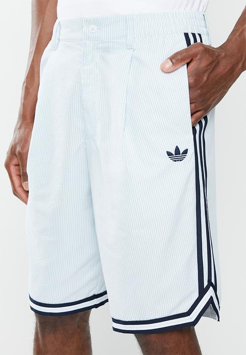 adidas Originals - Seersucker shorts - ashgre & white