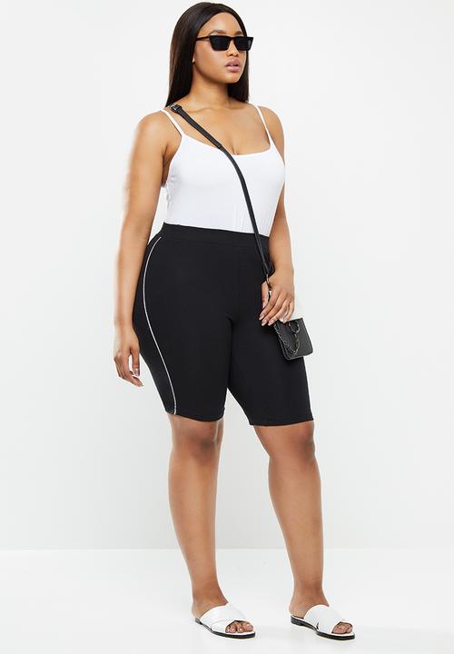 Vero Moda - Plus milo shorts - black
