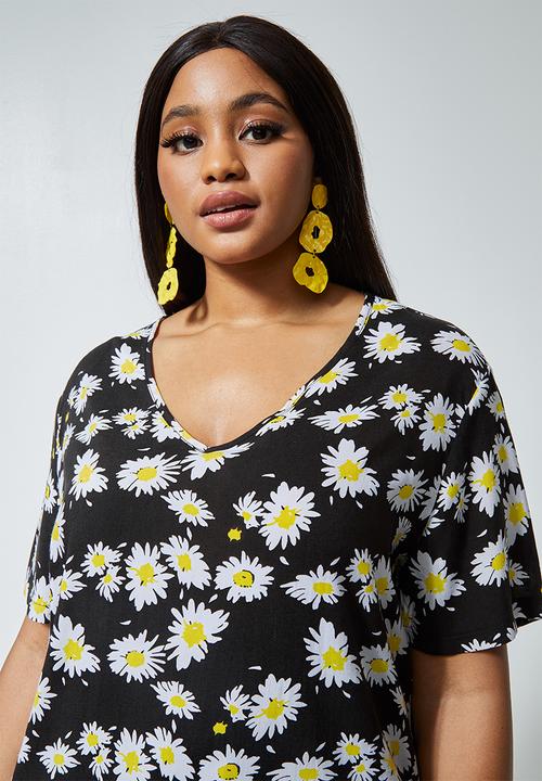 Superbalist - Boxy v-neck blouse - black based daisy