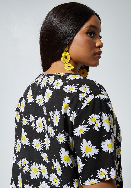 Superbalist - Boxy v-neck blouse - black based daisy