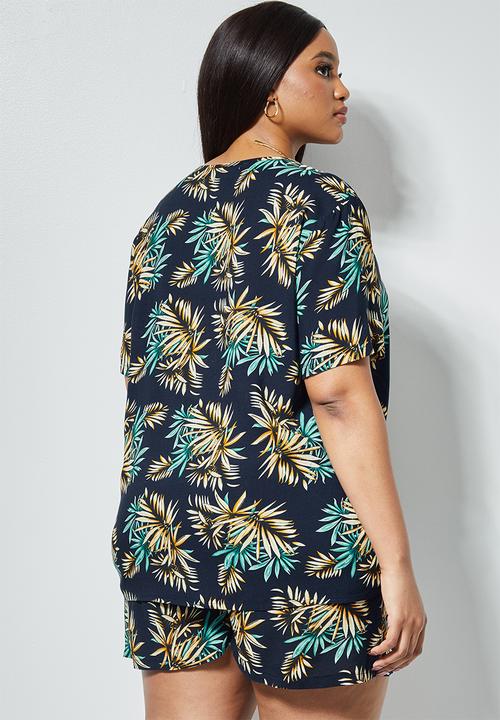 Superbalist - Boxy v-neck blouse - navy palm print