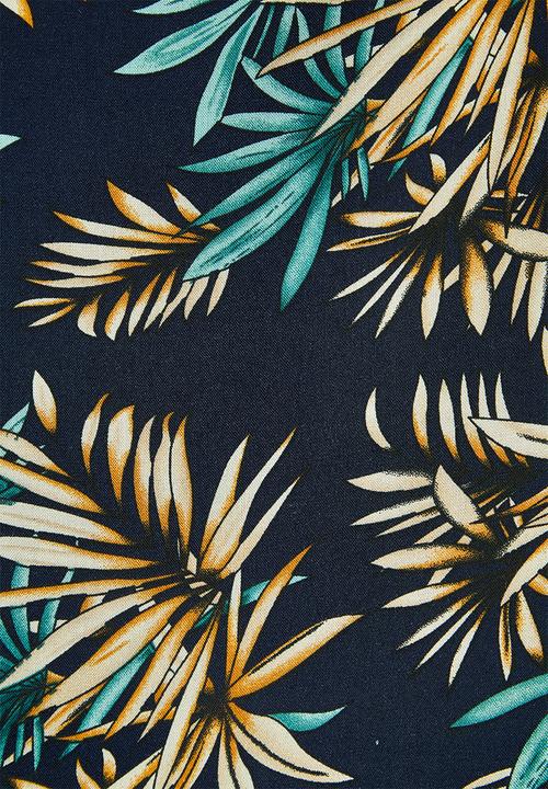 Superbalist - Boxy v-neck blouse - navy palm print