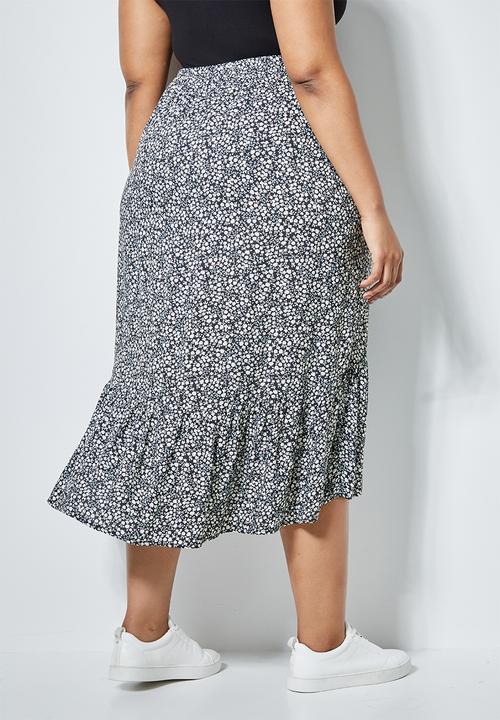 Superbalist - Single tier midi skirt - black based sprig