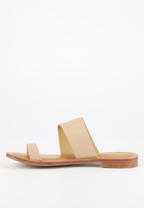 Miss Black - Sicily 2 slide - neutral