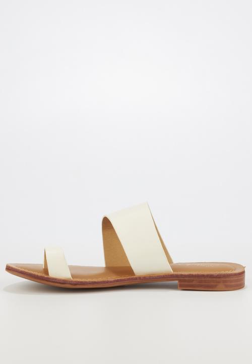 Miss Black - Sicily 2 slide - white
