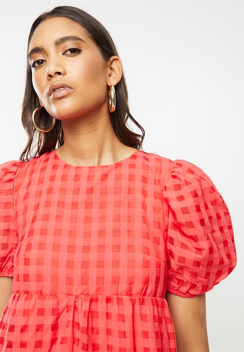 Glamorous - Puff sleeve tiered mini dress - red