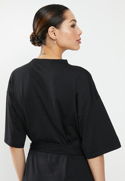Missguided - Oversized T-shirt dress short sleeve tortoise belt - black