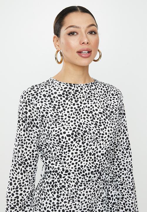 Missguided - Button ruched tea dress ls dalmatian - white & black
