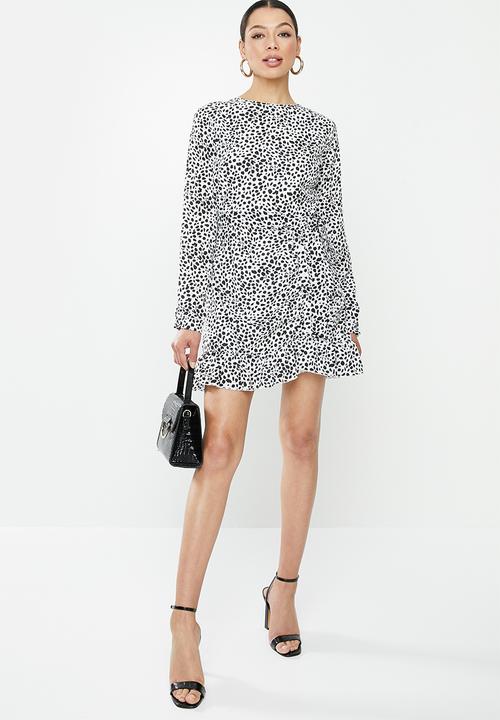Missguided - Button ruched tea dress ls dalmatian - white & black
