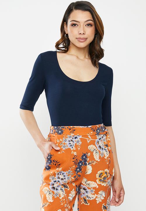 edit - Conscious scoop neck tee - navy