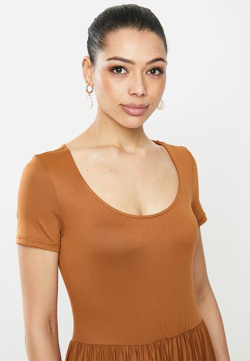 edit - Scoopneck tiered knit maxi dress - rust