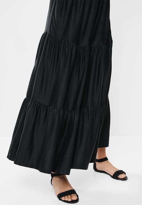edit - Scoopneck tiered knit maxi dress - black