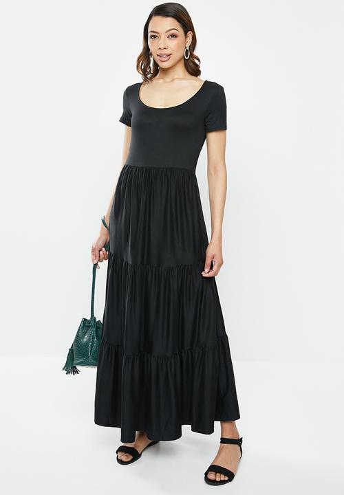 edit - Scoopneck tiered knit maxi dress - black