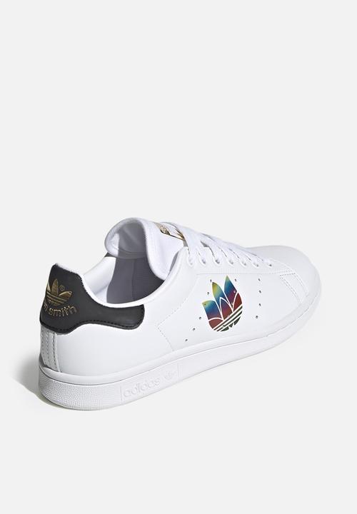 adidas Originals - Stan smith shoes - cloud white / core black / gold metallic