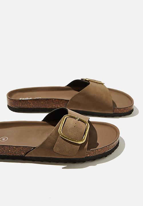Cotton On - Rex oversized single buckle slide - brown nubuck
