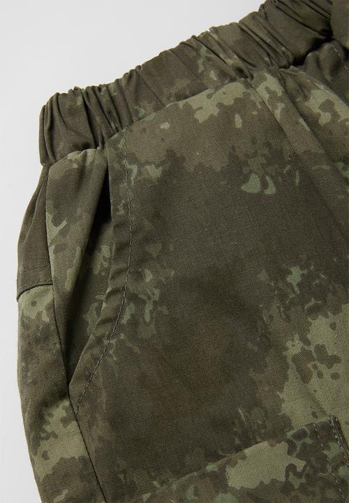 Rebel Republic - Boys camo shorts - green