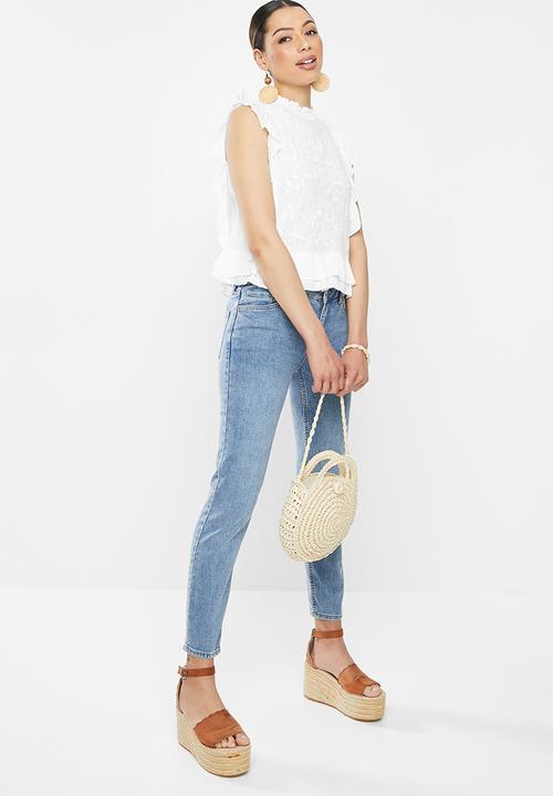 Brave Soul - Embroidery frill top - off white