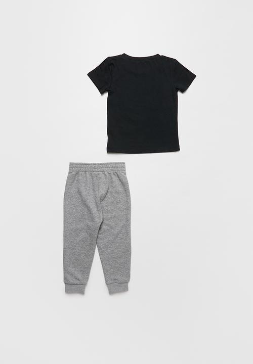 Nike - Nike boys short sleeve tee pant set - black & grey
