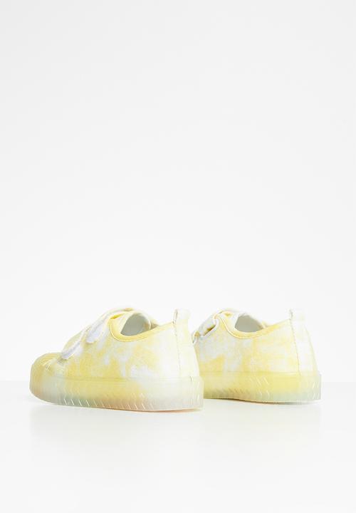 Pop Candy - Girls strap sneaker - yellow & white