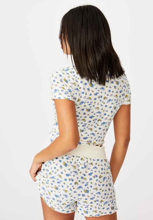 Cotton On - Knit pointelle bed short -butterfly ditzy/icey custard