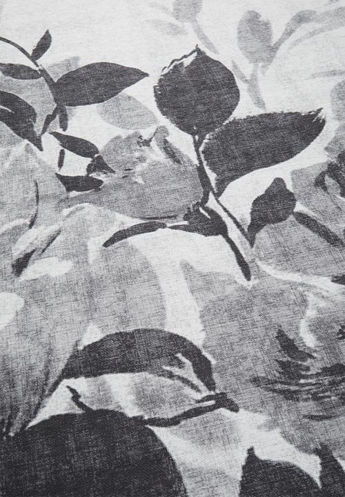 Fotakis - Option rug - floral greyscale