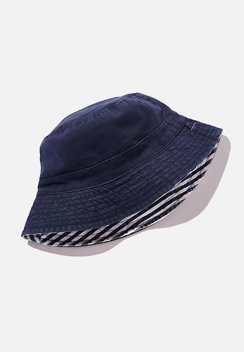 Cotton On - Reversible bucket hat - white navy stripe