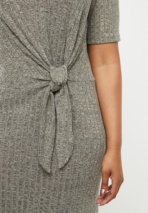 Carmakoma - Lorine short sleeve knot knee dress - olive