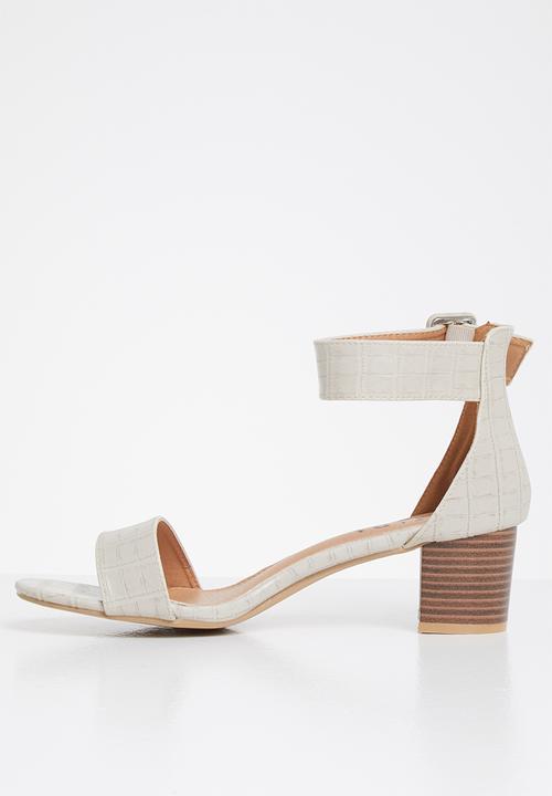 Jada - Ankle strap block heel - stone