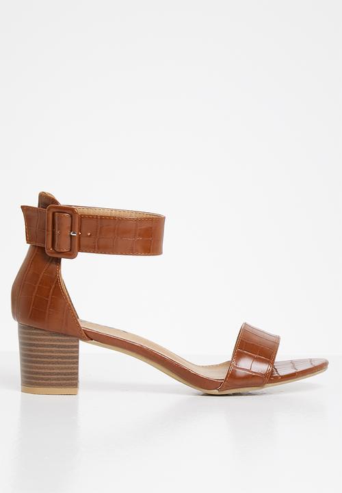 Jada - Ankle strap block heel - brown