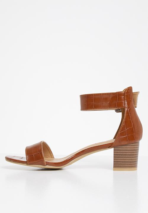 Jada - Ankle strap block heel - brown