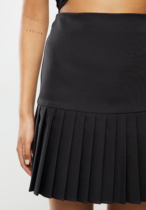 Blake - Pleated barbie mini skirt - black