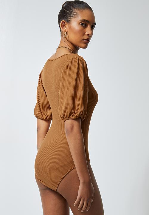 Superbalist - V-neck ribbed puff sleeve bodysuit - tobacco