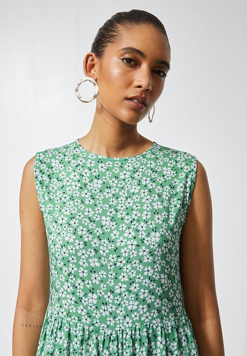Superbalist - Sleeveless tiered maxi dress - green ditsy