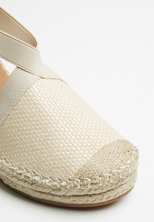Butterfly Feet - Moranite wedge - beige