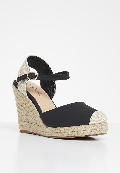 Miss Black - Hooked wedge - black