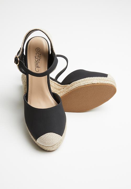 Miss Black - Hooked wedge - black