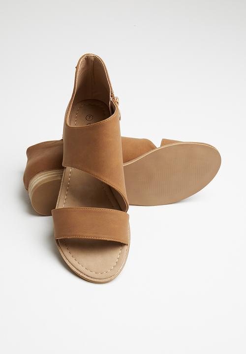 Miss Black - Coona peep-toe - tan