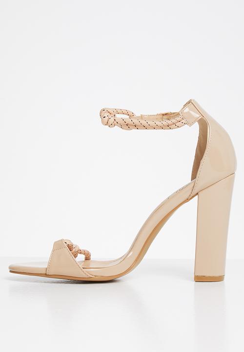 Miss Black - Levels heel - neutral 