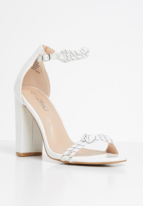 Miss Black - Levels heel - white