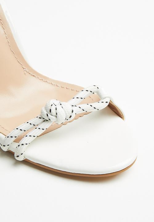 Miss Black - Levels heel - white